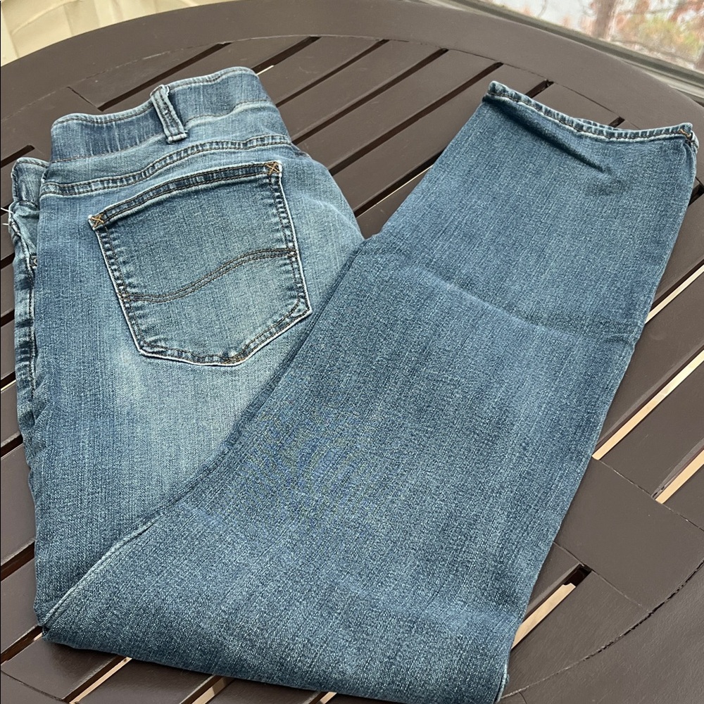 Lee Men's Extreme Motion Straight Fit Blue Jeans